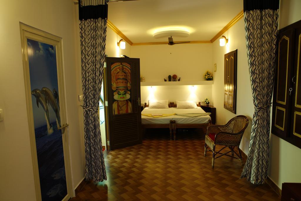 Marari Neena Beach Homestay ماراريكولام الغرفة الصورة